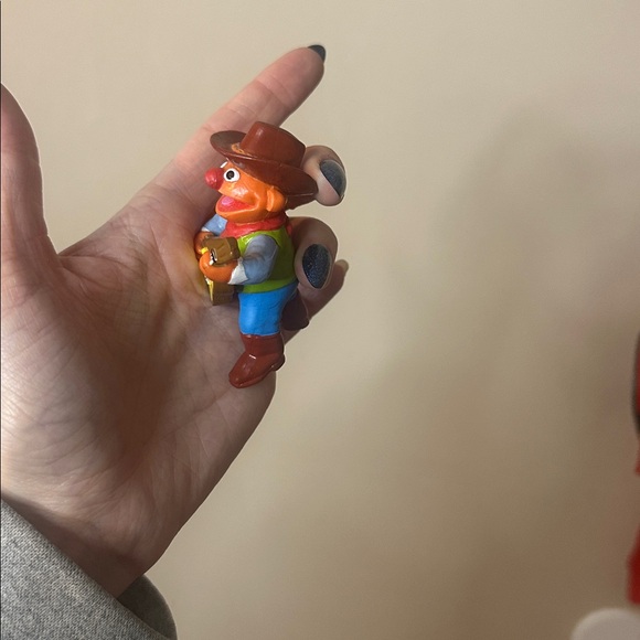 SESAME STREET ERNIE GUITAR FIGURE VINTAGE MUPPETS RODEO PVC APPLAUSE - Picture 4 of 4